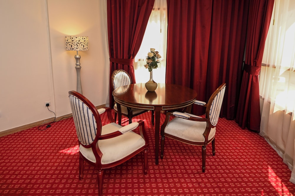 Red Castle Hotel 39/50