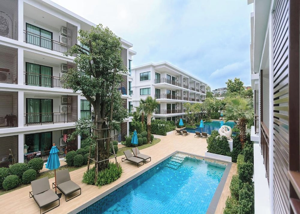 The Title Beach Front 60/69