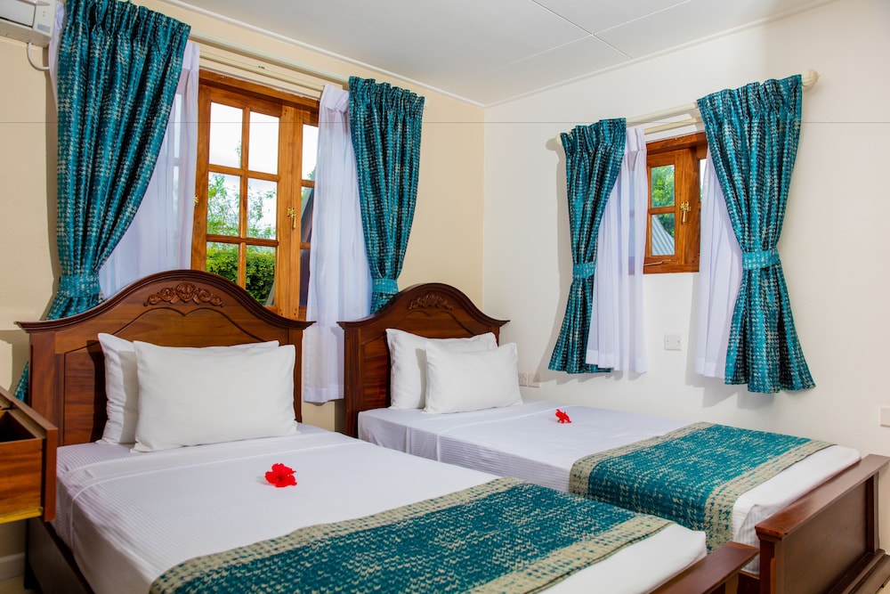 1 BEDROOM, BEACH HOUSE