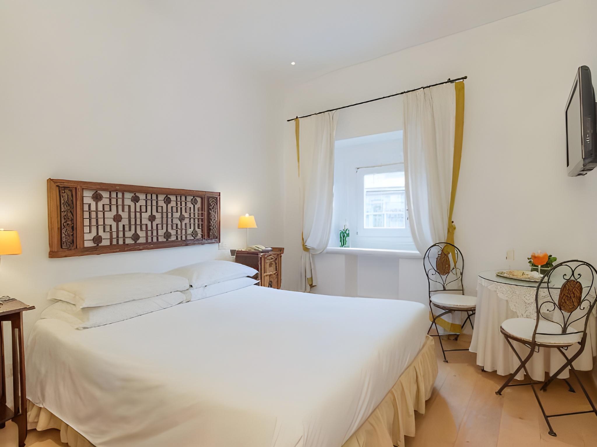 Double Bed, Fountain View