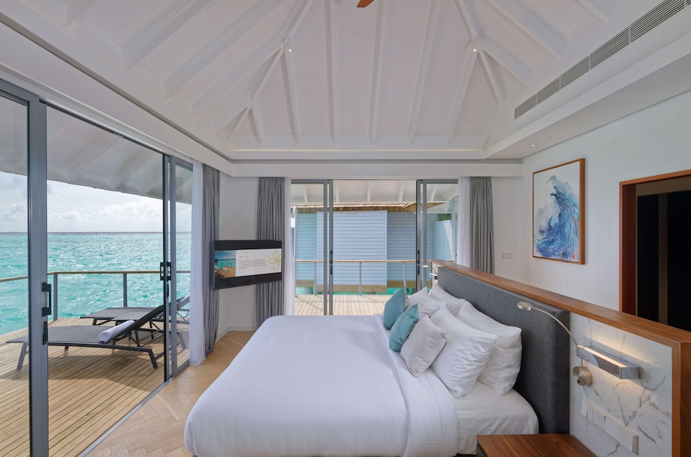 OUTRIGGER Maldives Maafushivaru Resort 17/50