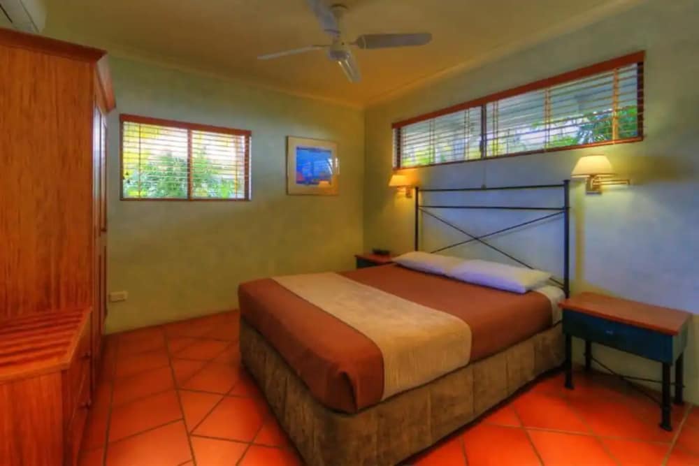 Sovereign Resort Hotel 31/64
