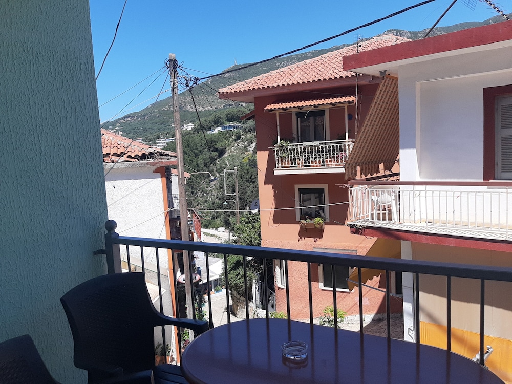 Paraskevi's Luxury Studios 2/46