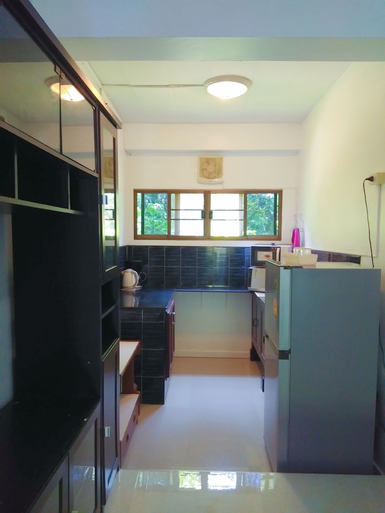 Chomlay Restaurant & Room For Rent 7/27