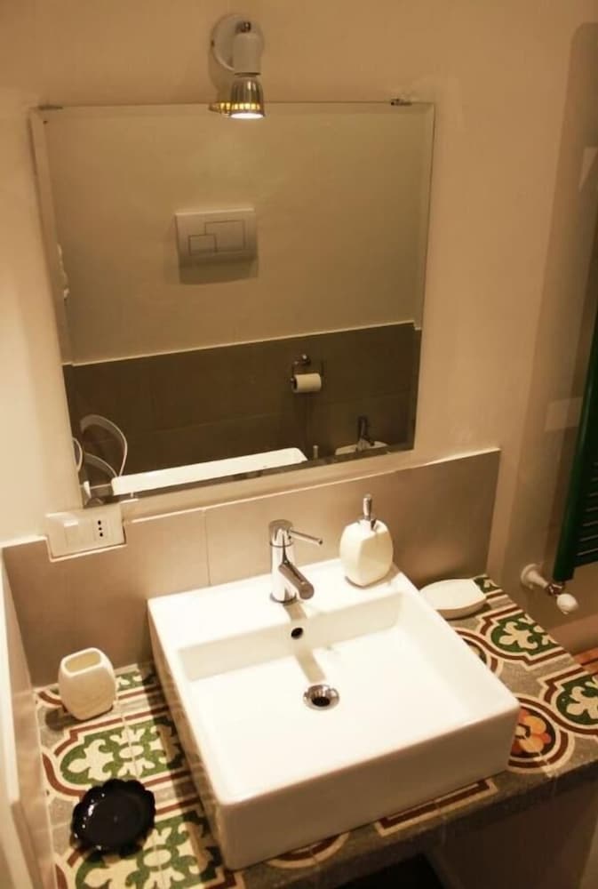 PALERMO ROOMS 38/42