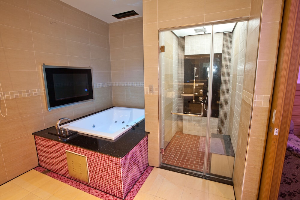 Wei Feng Exquisite Hotel Nanzi Branch 42/50