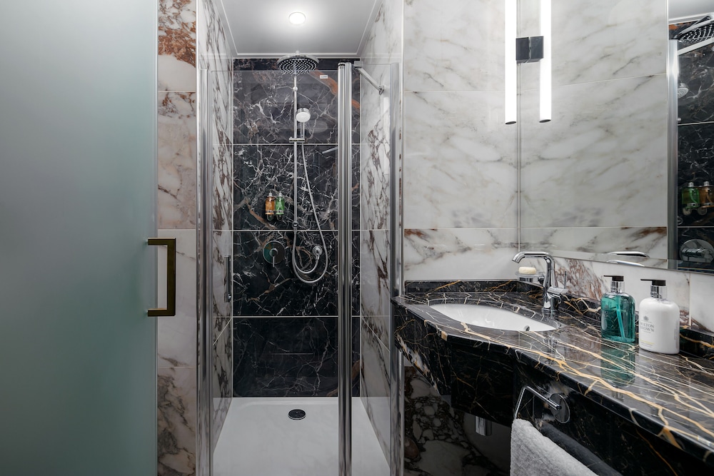 Allure Hotel and Residence Prague 31/34