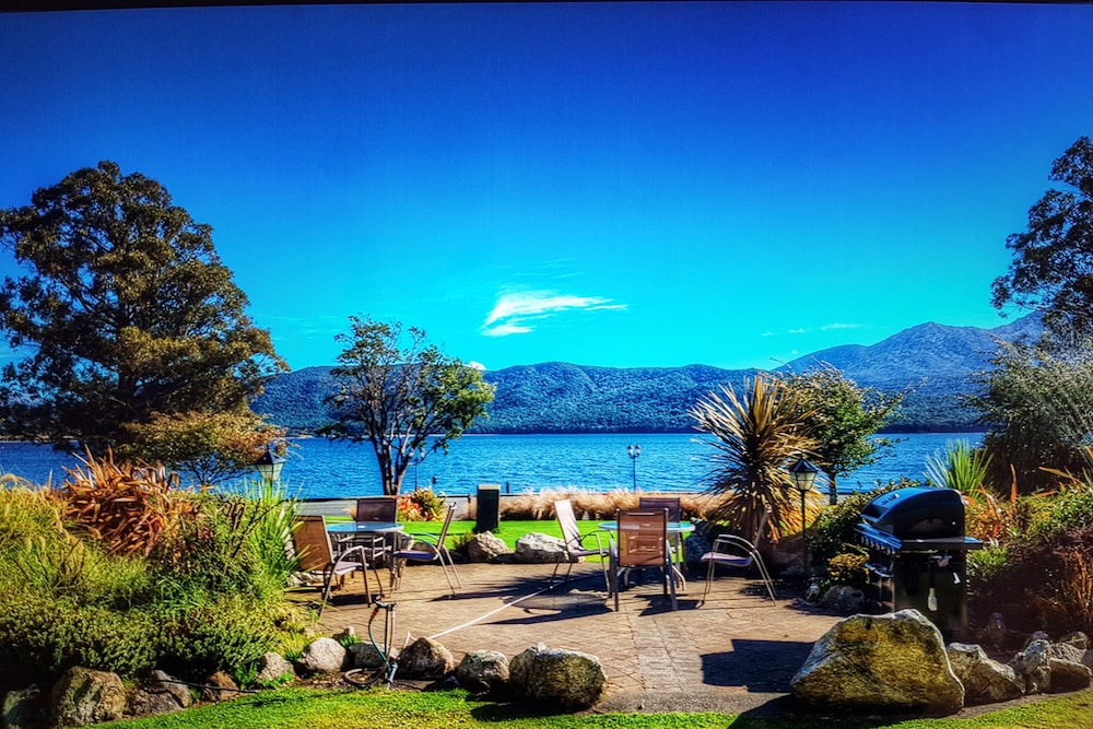 Fiordland Lakeview Motel and Apartments 1/67