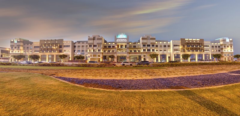 Metropolitan Hotel Dubai 34/35