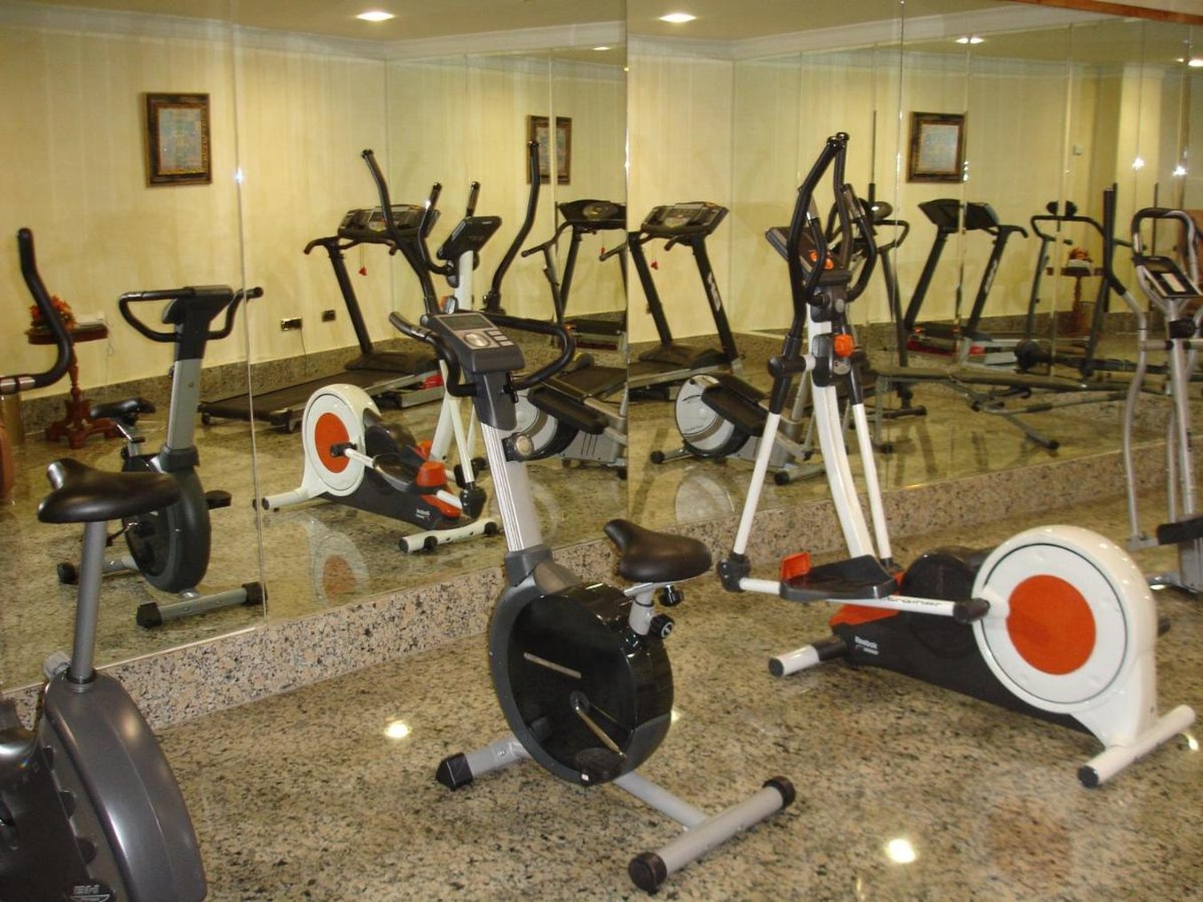 Hotel Sercotel Santiago 16/36