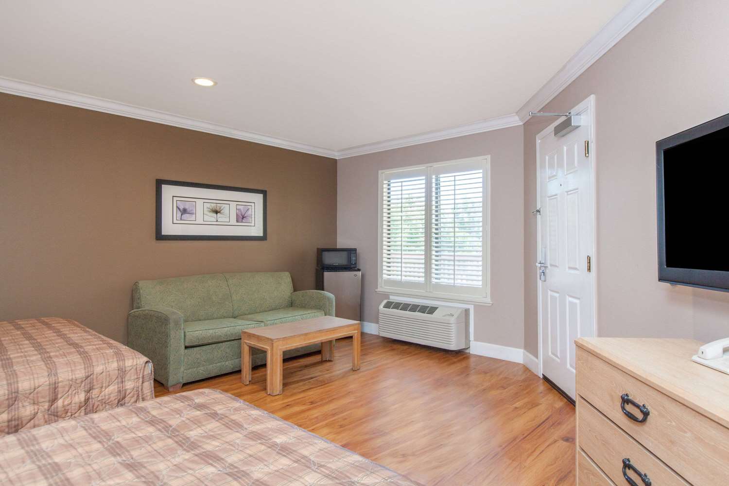 Days Inn By Wyndham San Francisco S/Oyster Point Airport 2/9
