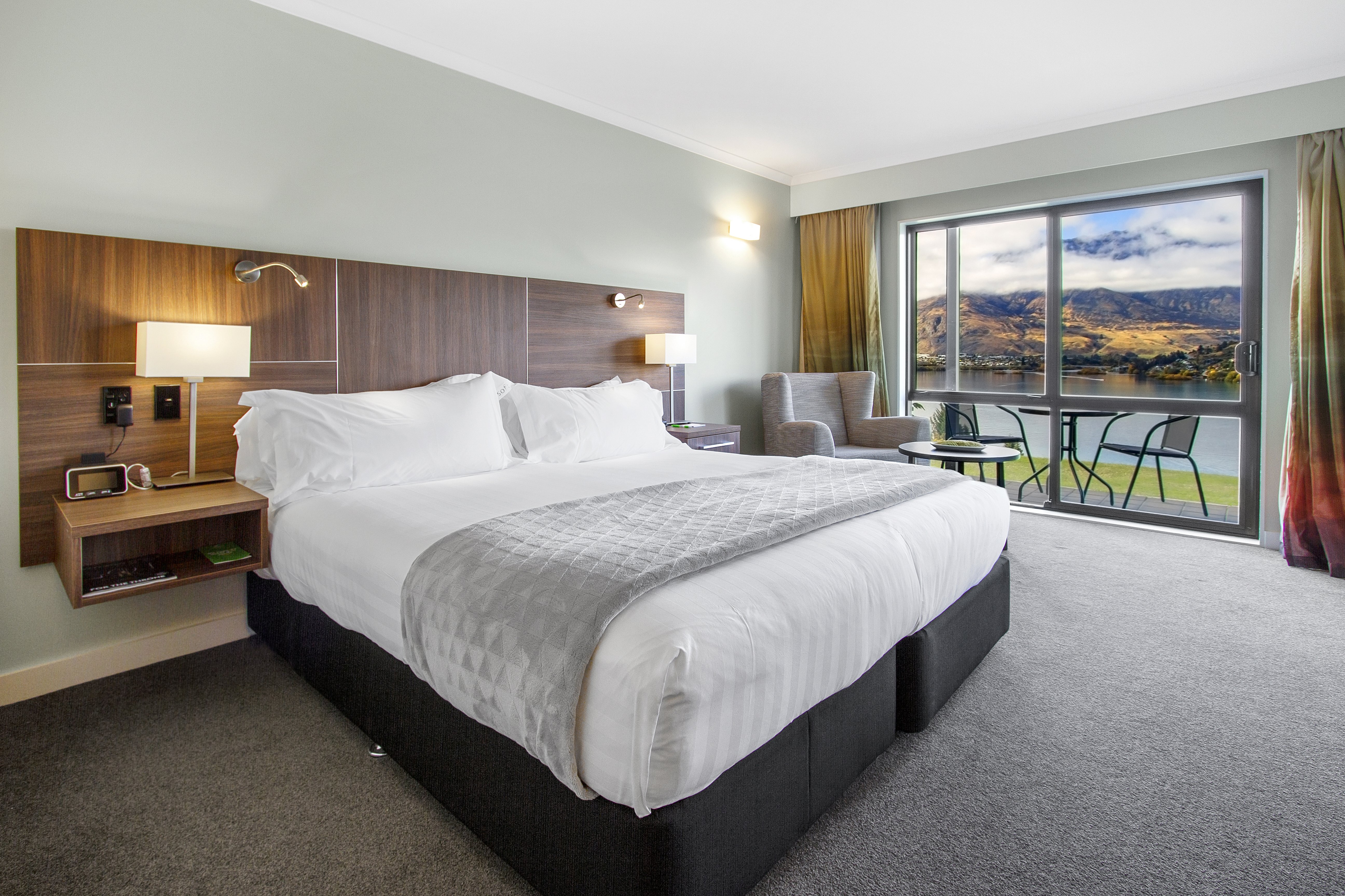 HOLIDAY INN QUEENSTOWN FRANKTON ROAD 21/76