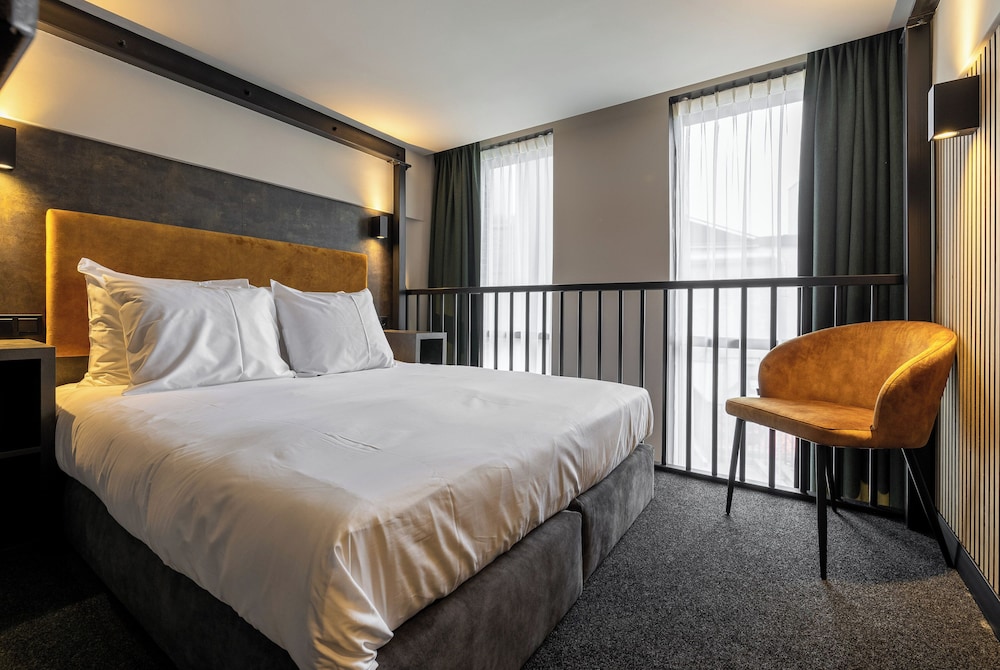 Monument Hotel 16/36