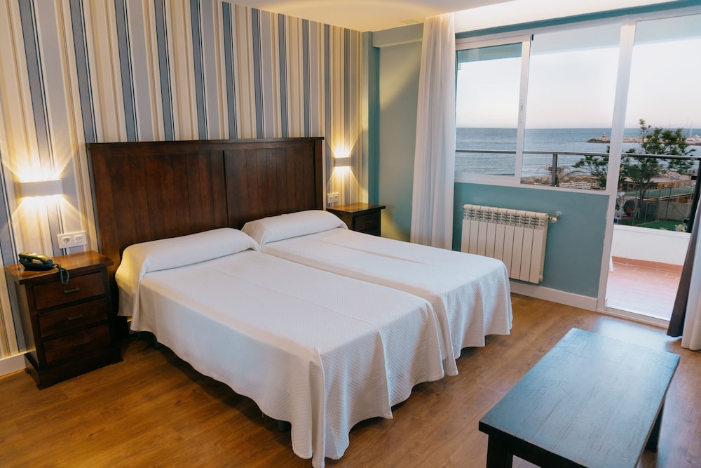 STANDARD, DOUBLE BED, POOL VIEW, SEA VIEW