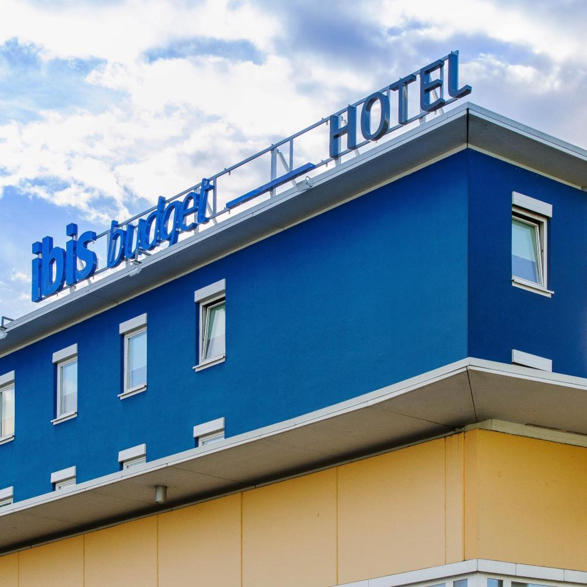 Ibis Budget Salzburg Airport - Self-Check-In 3/29