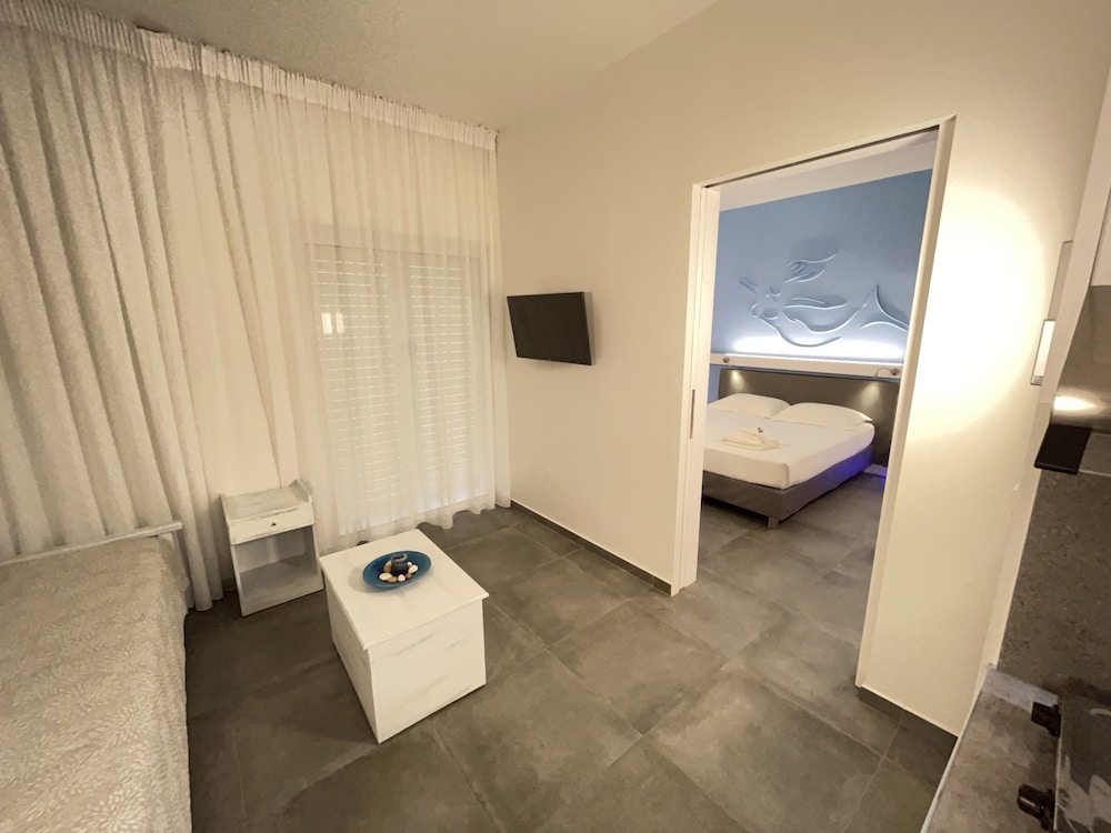 Niriides Hotel 23/47