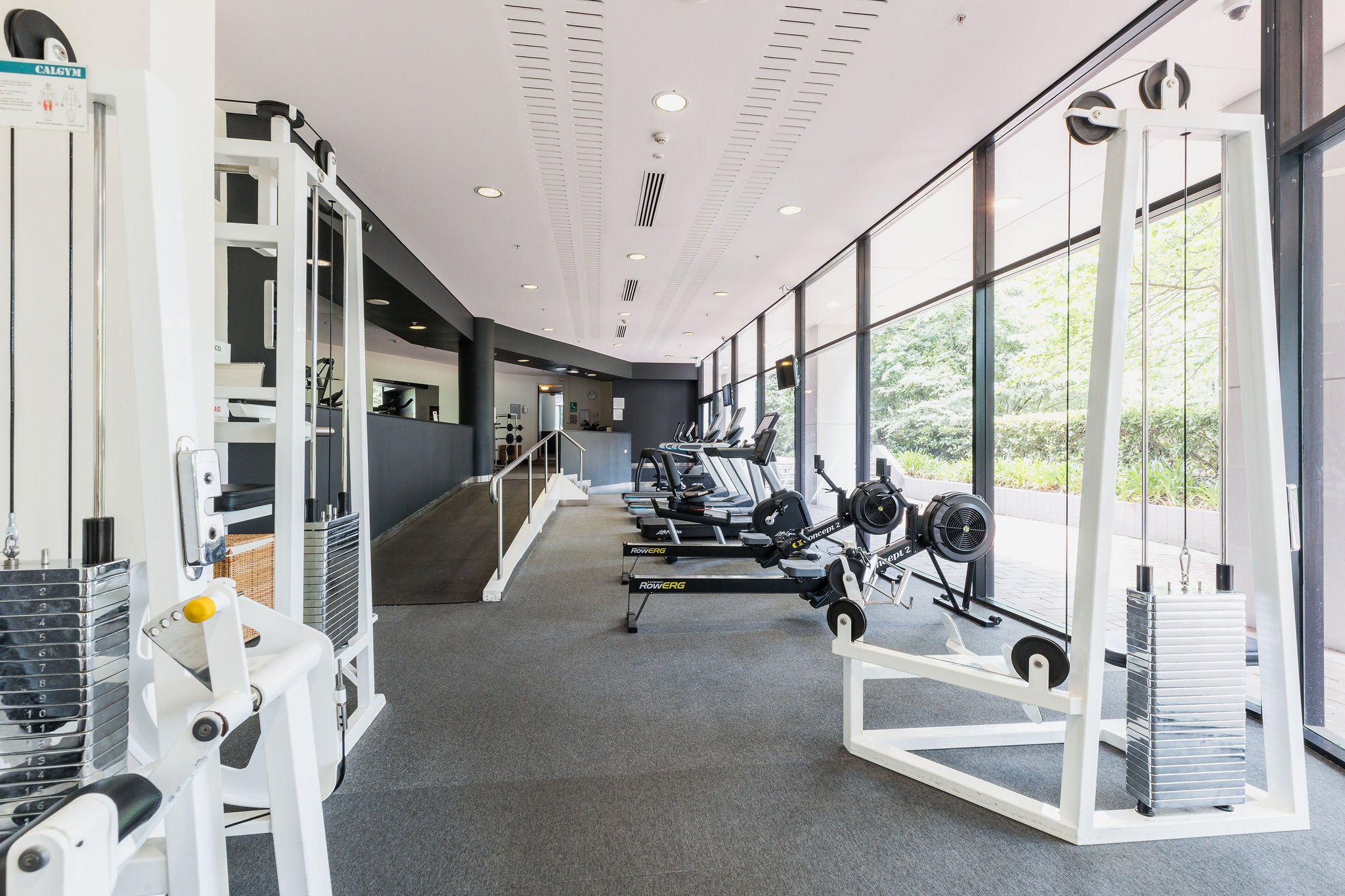 Crowne Plaza Canberra 41/81