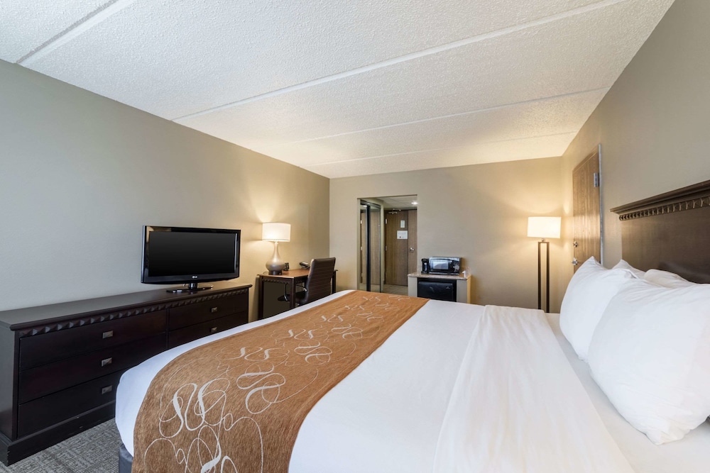 Comfort Suites Austin Airport 12/40