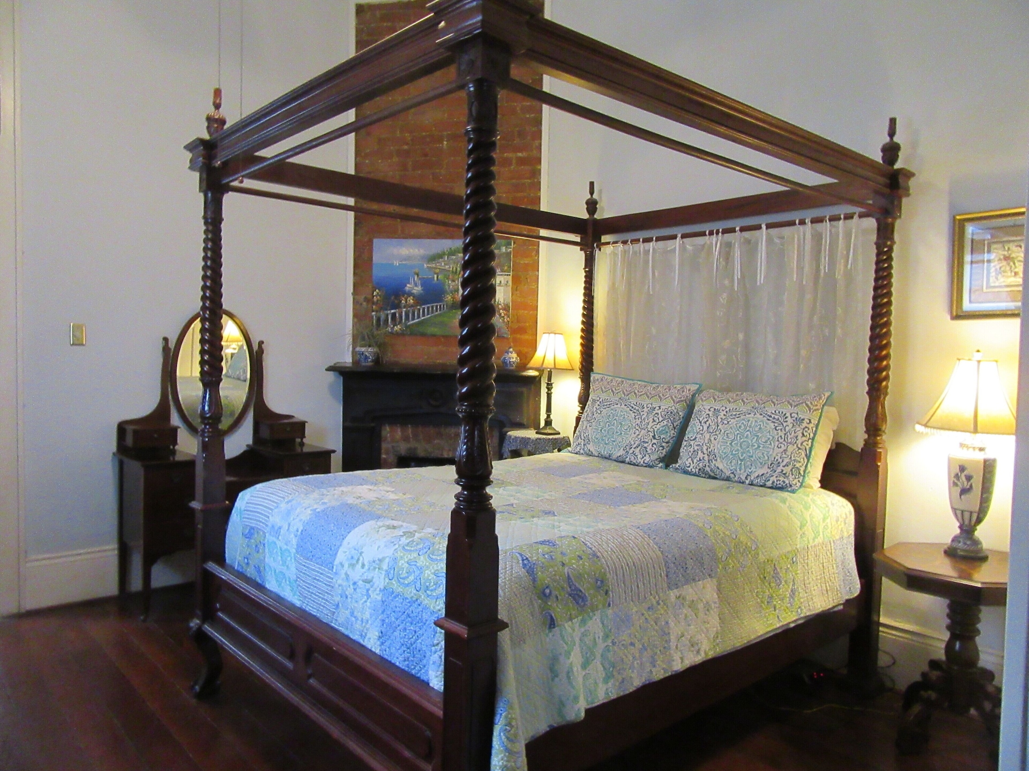 suite, multiple beds
