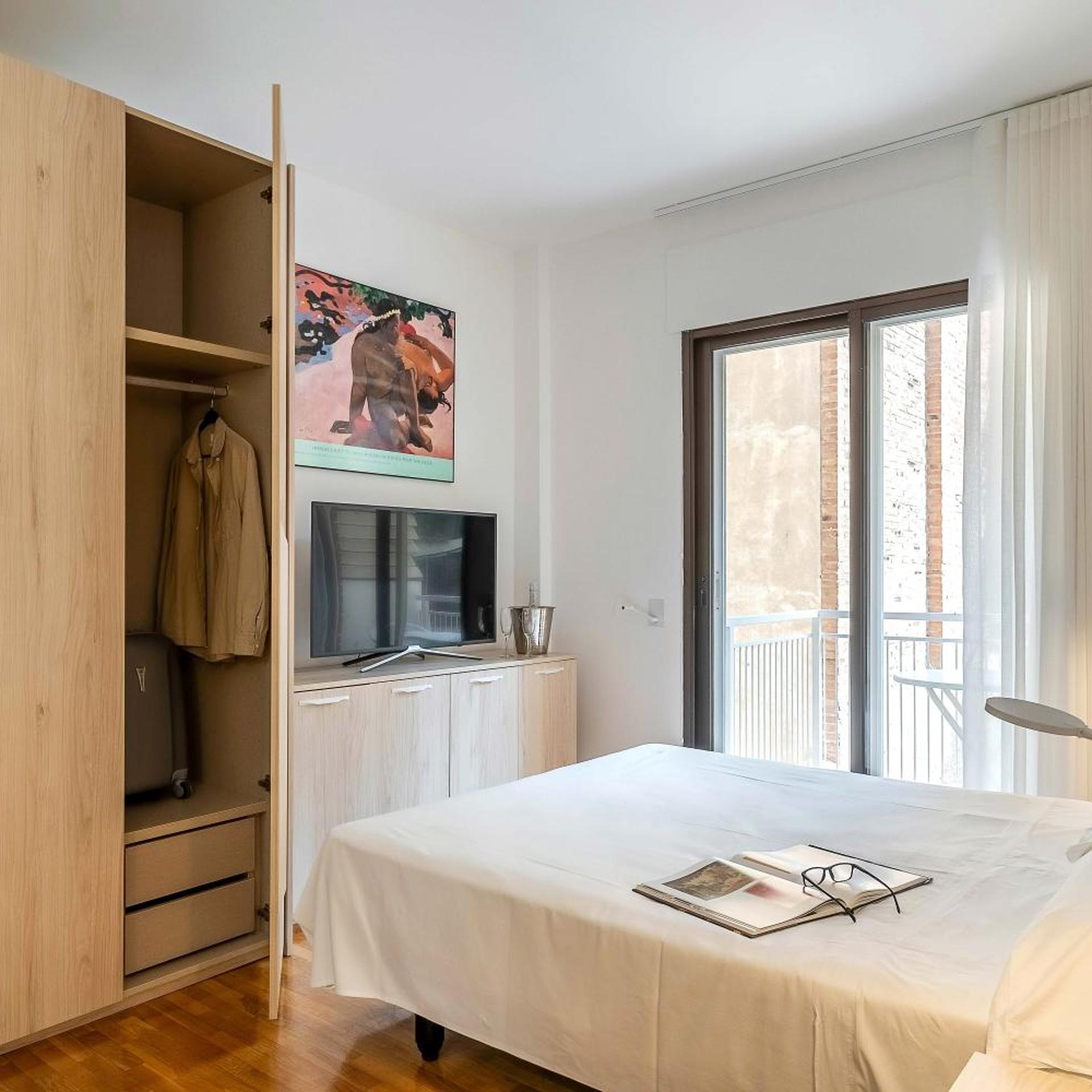2 BEDROOMS, APARTMENT, NO ELEVATOR, TOP FLOOR