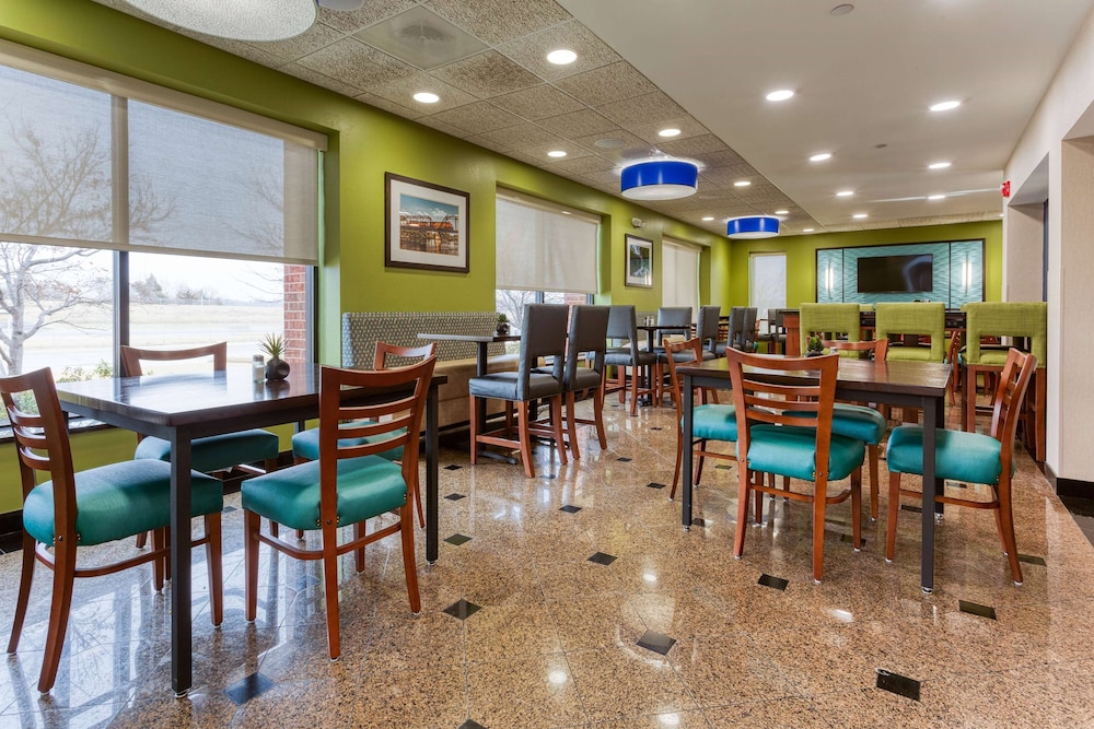 Heritage Inn & Suites St. Louis/Fenton, Trademark by Wyndham 43/60