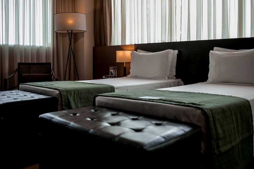 Golden Tulip Porto Vitoria 58/72