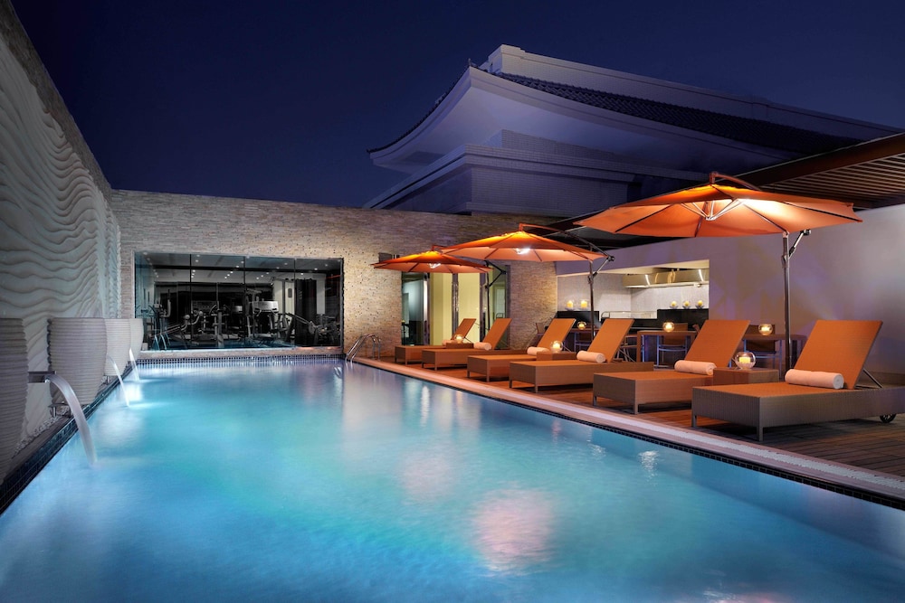 swimming pool spa