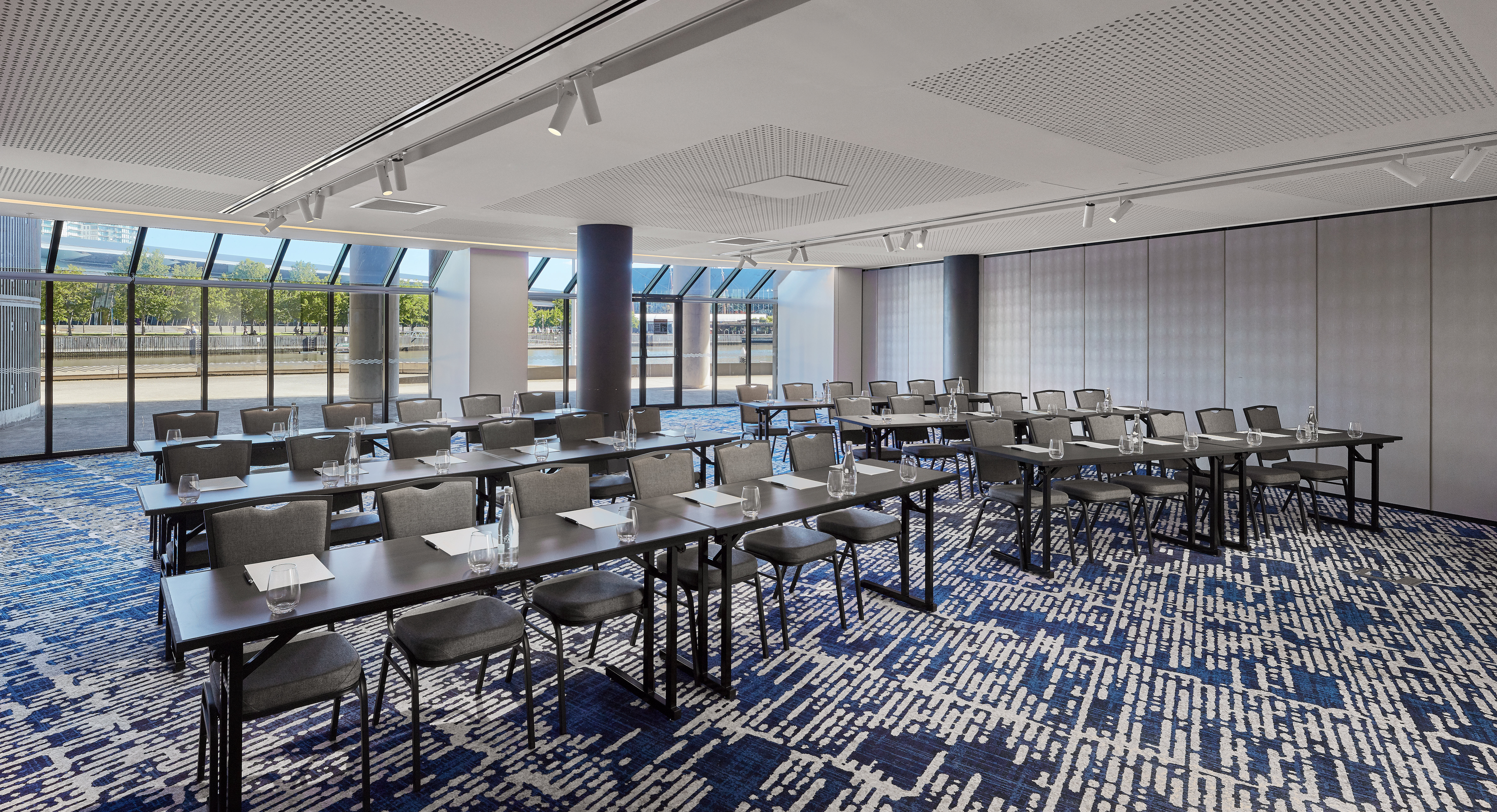 Crowne Plaza Hotel Melbourne 63/72