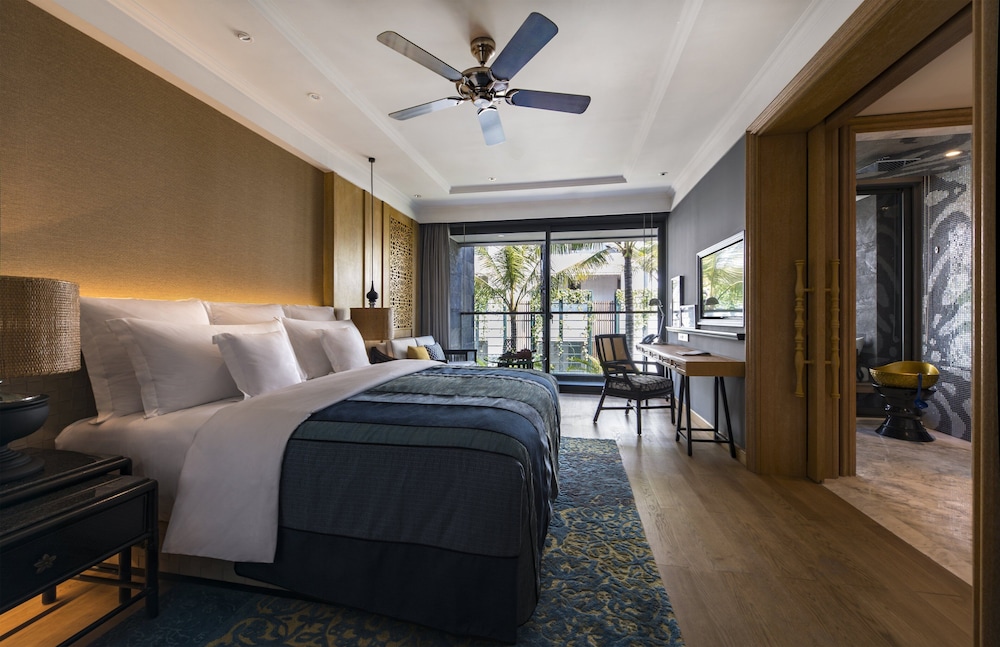 STANDARD, KING BED