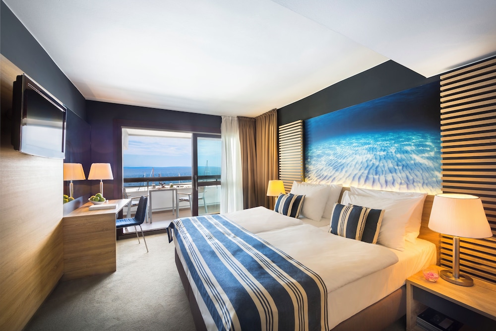 Superior Twin Room - Sea View - With Additional Bed