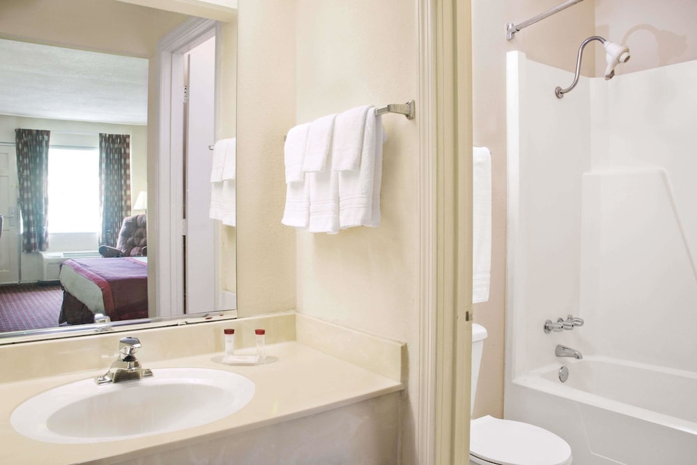 Ramada By Wyndham Walterboro 15/30