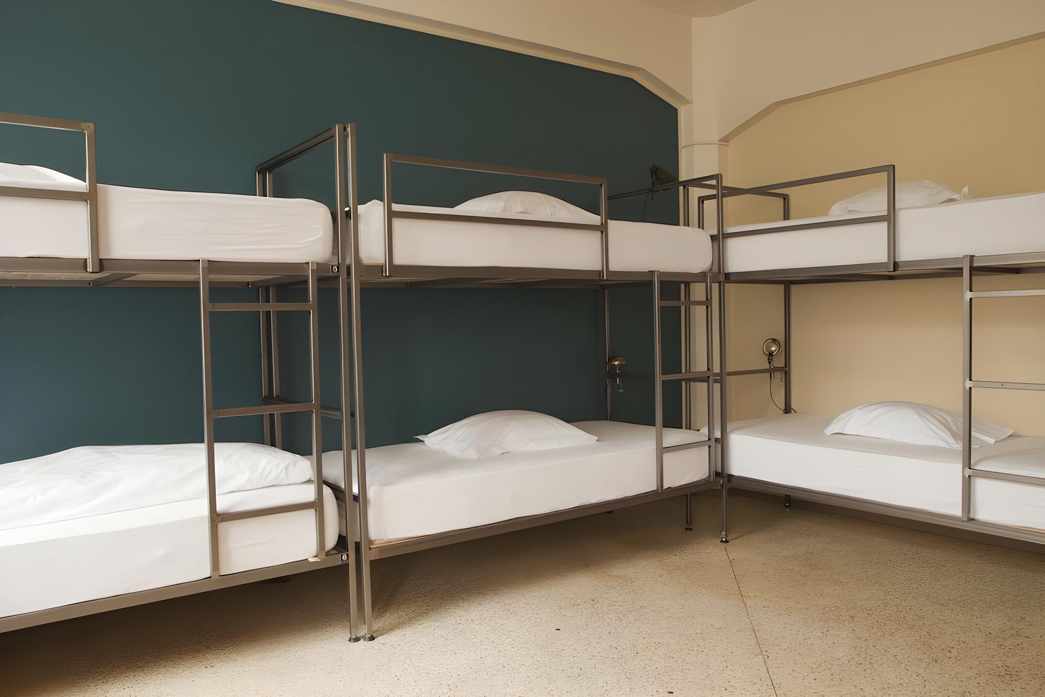 Mixed Dorm, Shared