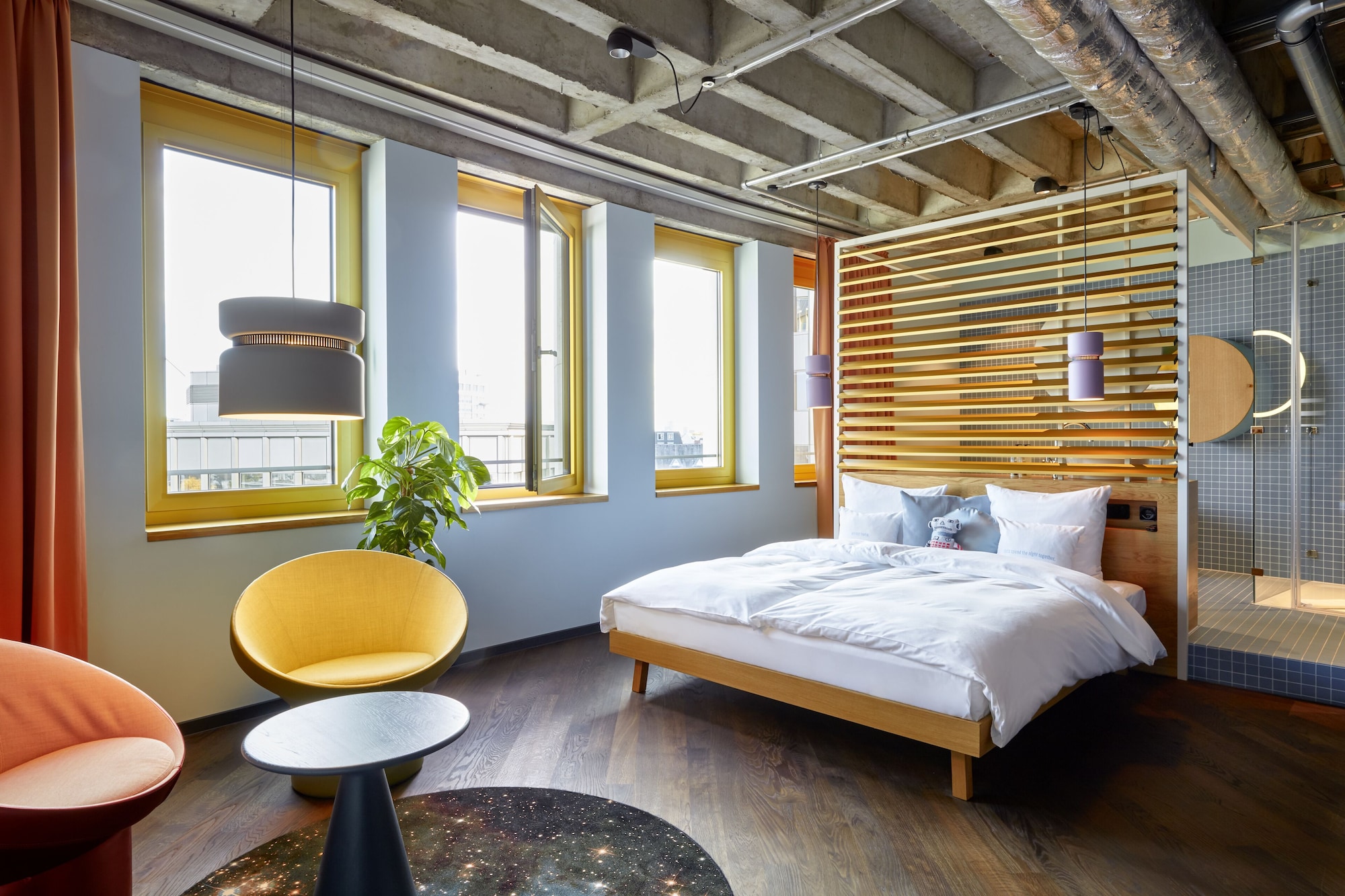 ROOM, XL