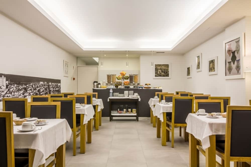 Hotel Laranjeira 22/26
