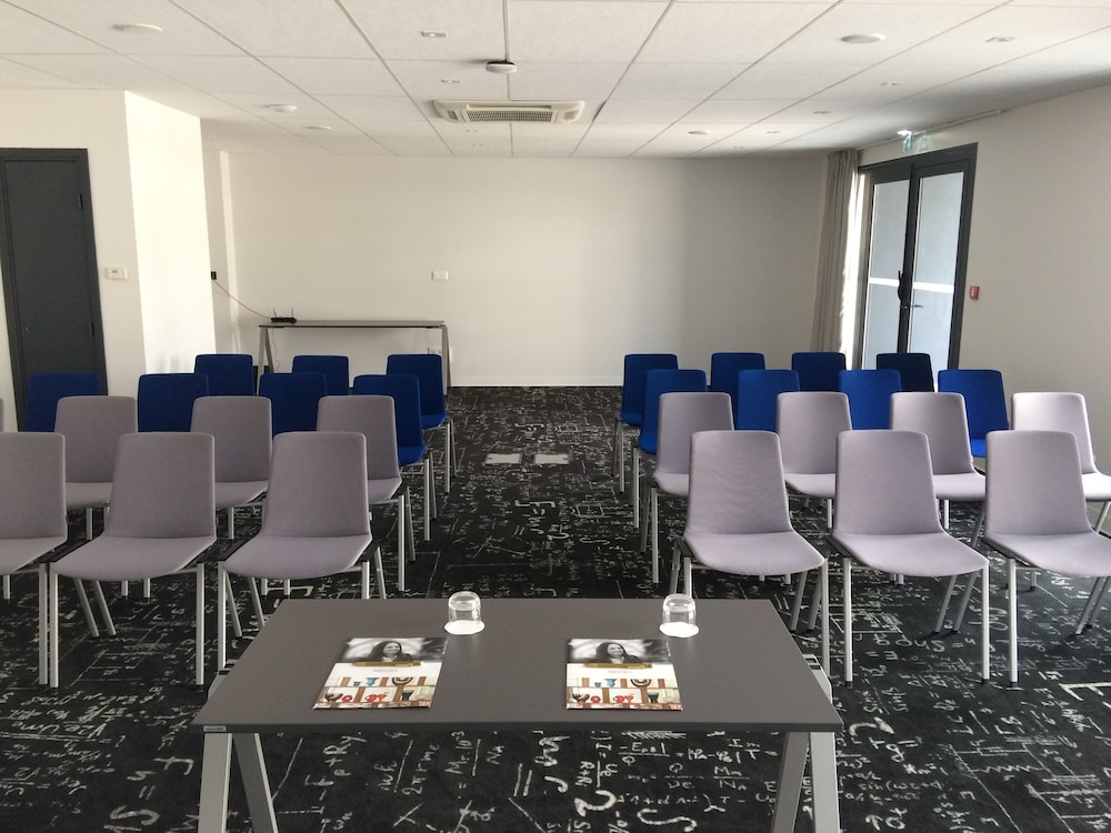 Hotel Mercure Bastia Biguglia 64/72