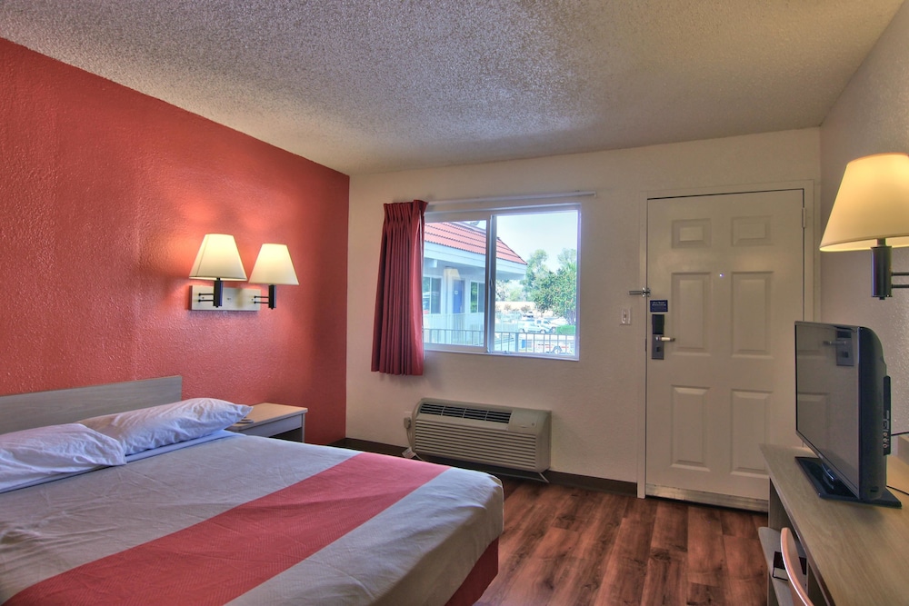 Motel6 Sacramento, CA - Old Sacramento North 23/57