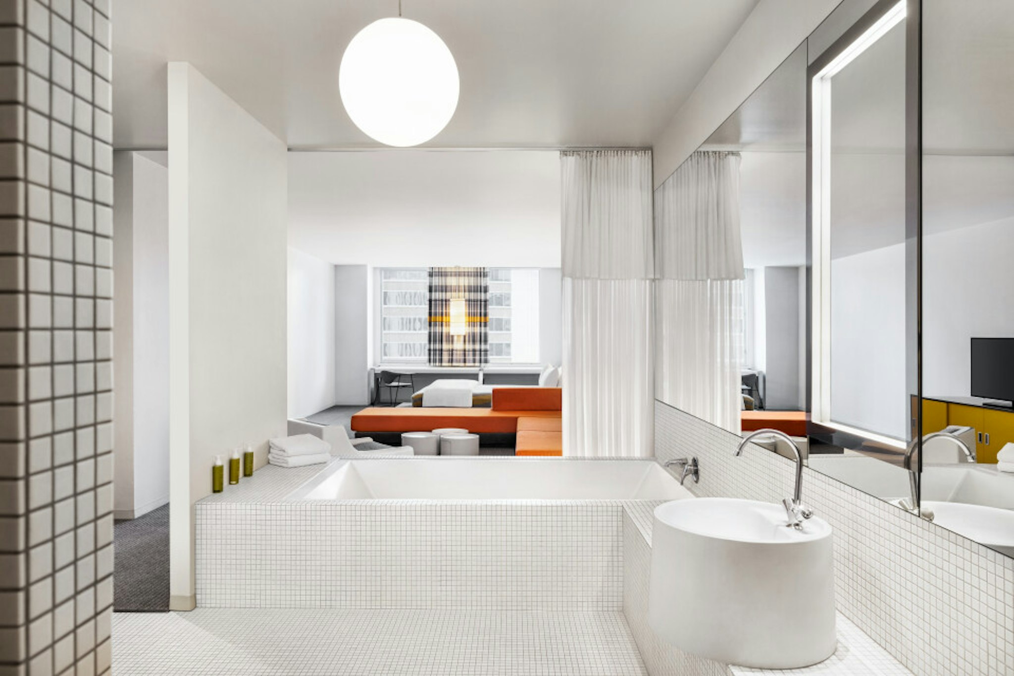 The Delphi Hotel Los Angeles 45/46