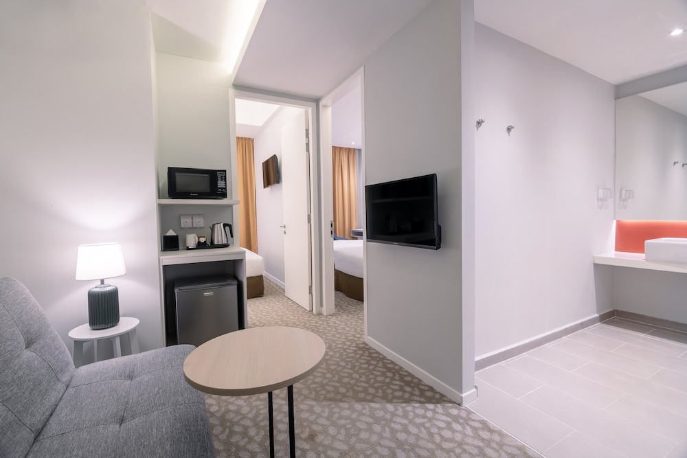 Holiday Inn Express & Suites Johor Bahru 42/62