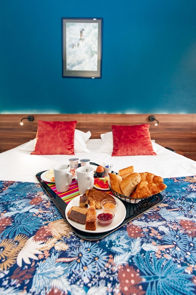 Hotel De France 32/50
