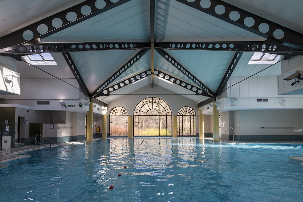 Peebles Hydro Hotel 68/74