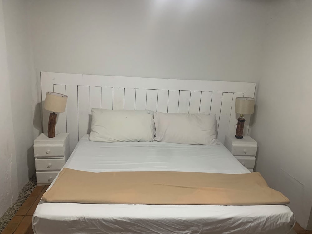 LUXURY, SUITE, KING BED