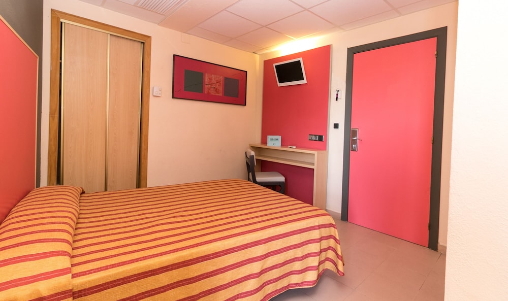The Red Hotel - Adults Only 23/50