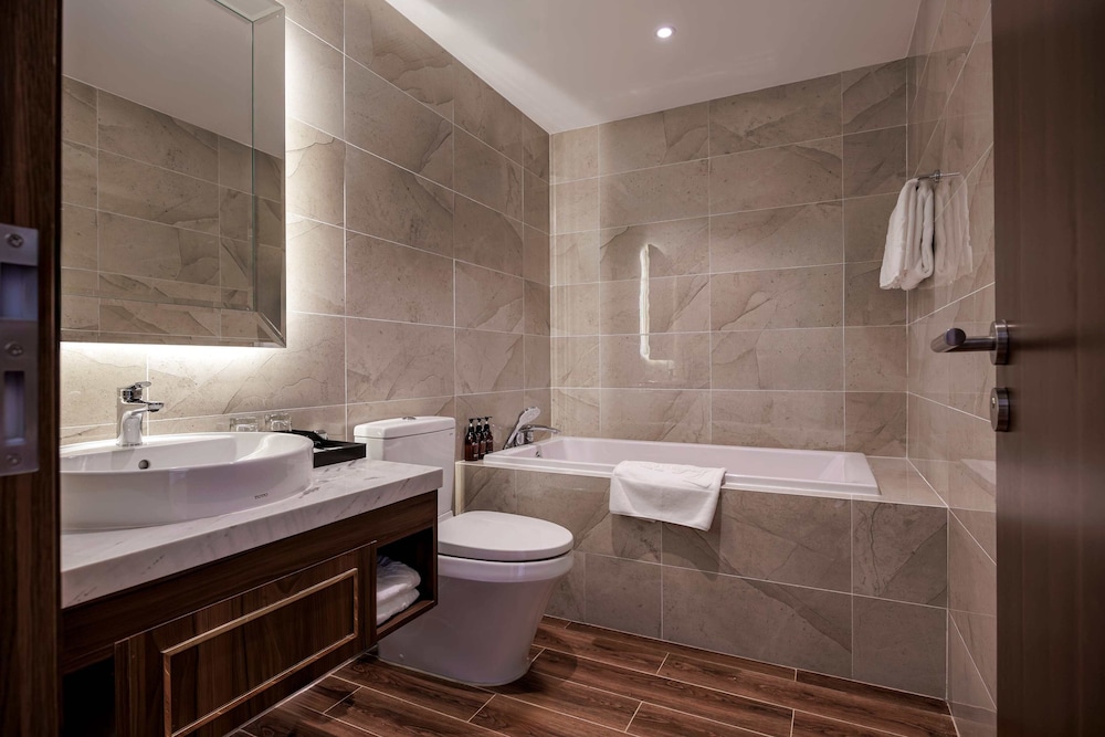 Oyster Bay Hotel Vung Tau 44/48