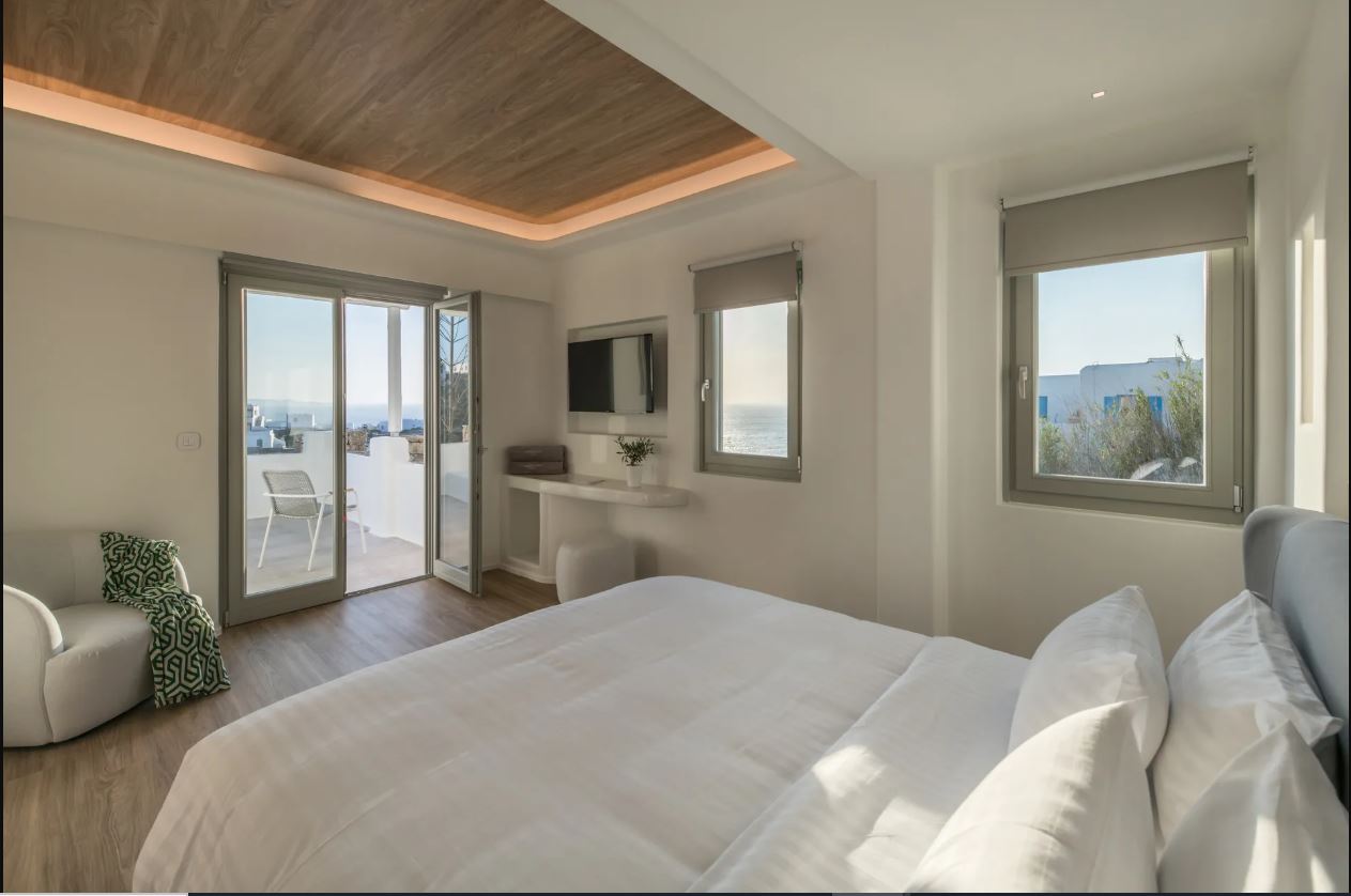 DELUXE, SUITE