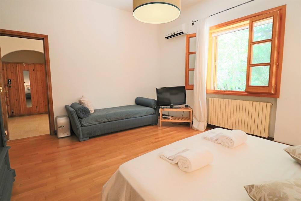 Relais Delle Rose Bed And Breakfast 77/84