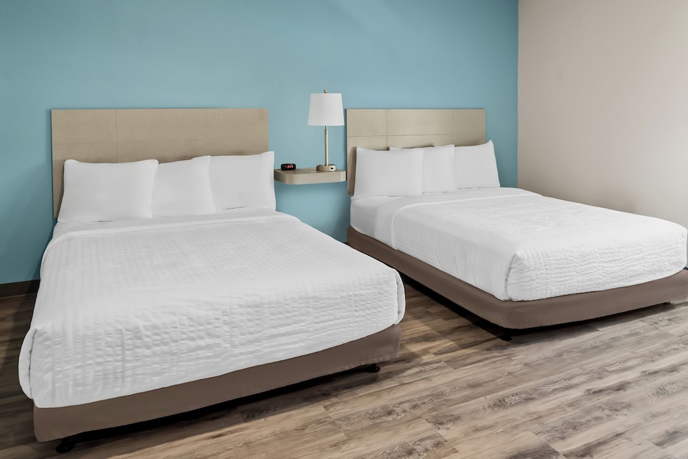 Efficiency, 2 Queen Beds, Accessible