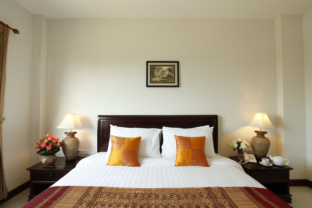 Lao Golden Hotel 12/53