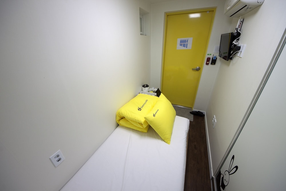 24 Guesthouse Myeongdong Town 32/55