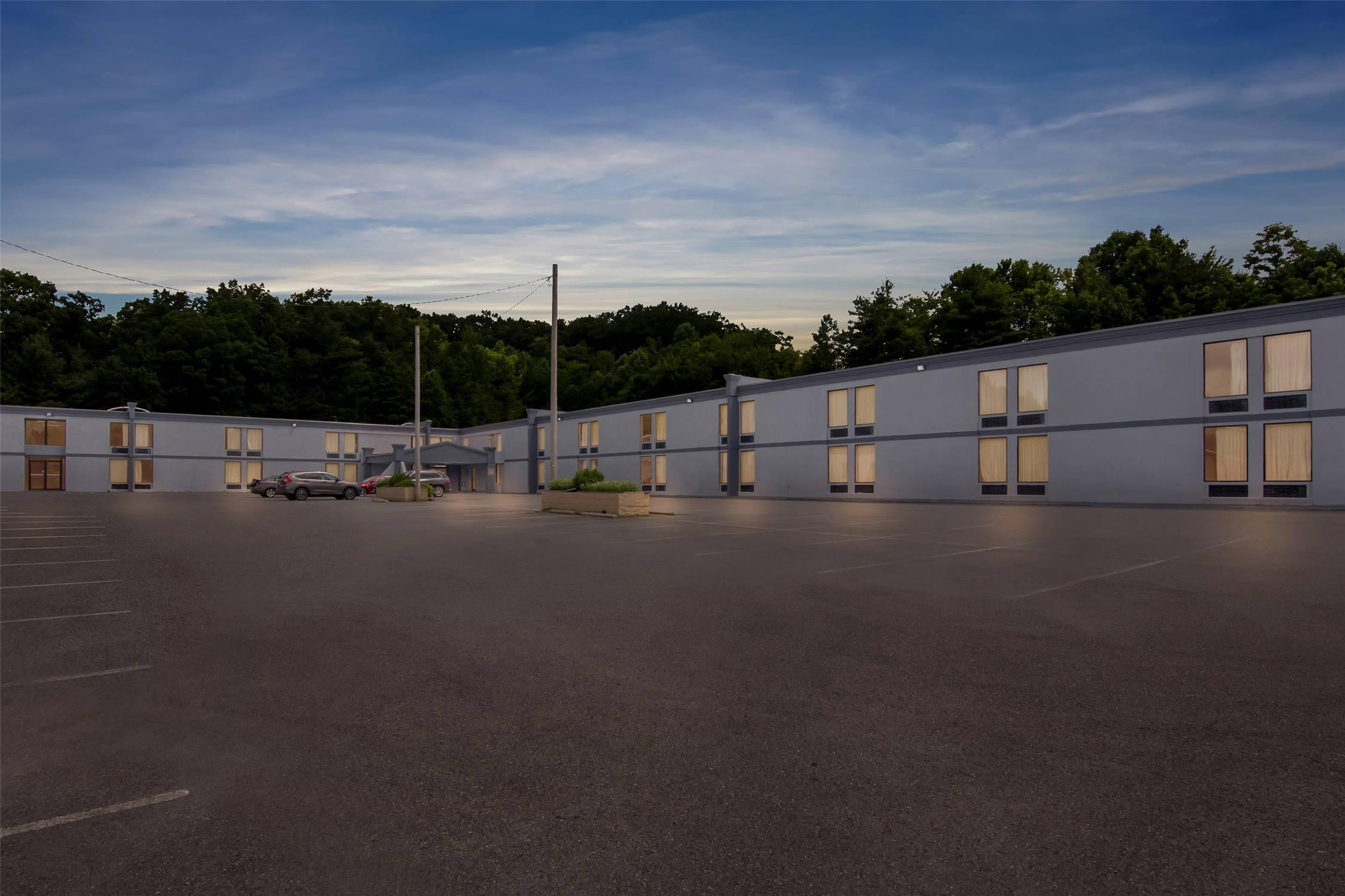 Econo Lodge Mt. Hope - Beckley North 17/28