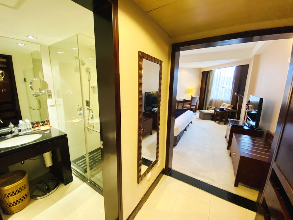 Baolong Hotel Shanghai 45/46